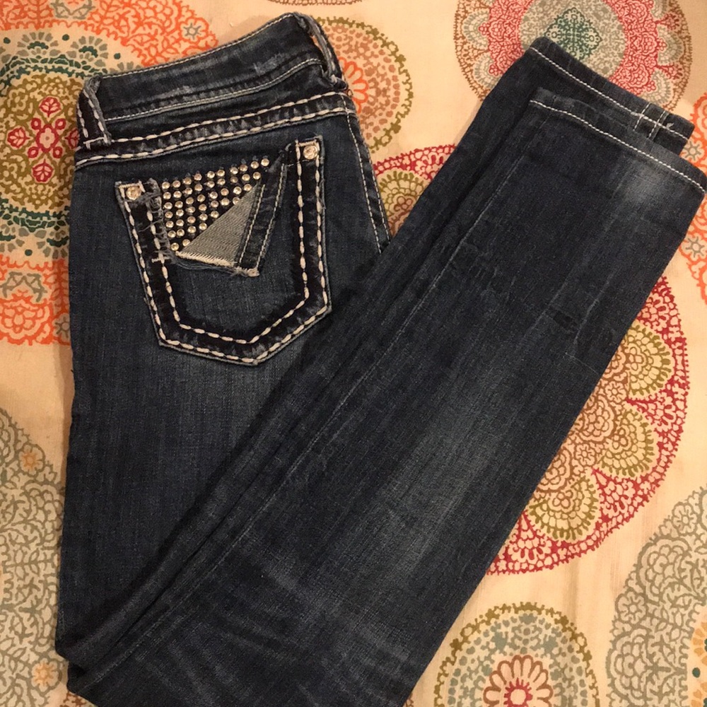 ✨SUPER CUTE ✨Miss Me Skinny Jeans Embellished